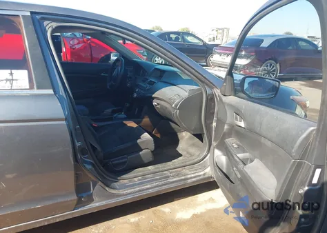 2010 Honda Accord 2.4 Lx z USA, uszkodzony, nr VIN 1HGCP2F38AA075760